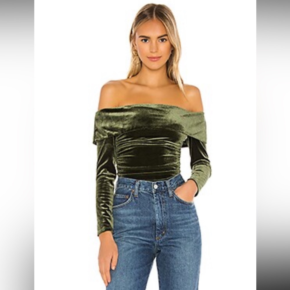 Revolve Kearny Bodysuit in Green
MAJORELLE
Color:Green